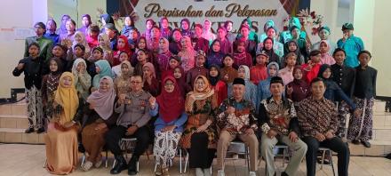 Lurah Bangunharjo Hadiri Pelepasan Siswa Kelas VI SD N Jurug Tahun 2025/2026
