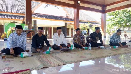 Jumat Pon, Menguatkan Nilai Religius dalam Pemerintahan: Pengajian Rutin Pemerintah Kalurahan Bangun